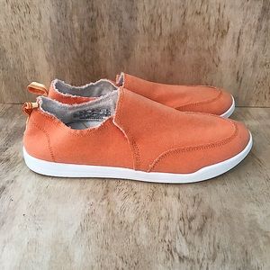 Vionic Beach Women’s Malibu Slip On Canvas Sneakers in Apricot. Size: 8.5
